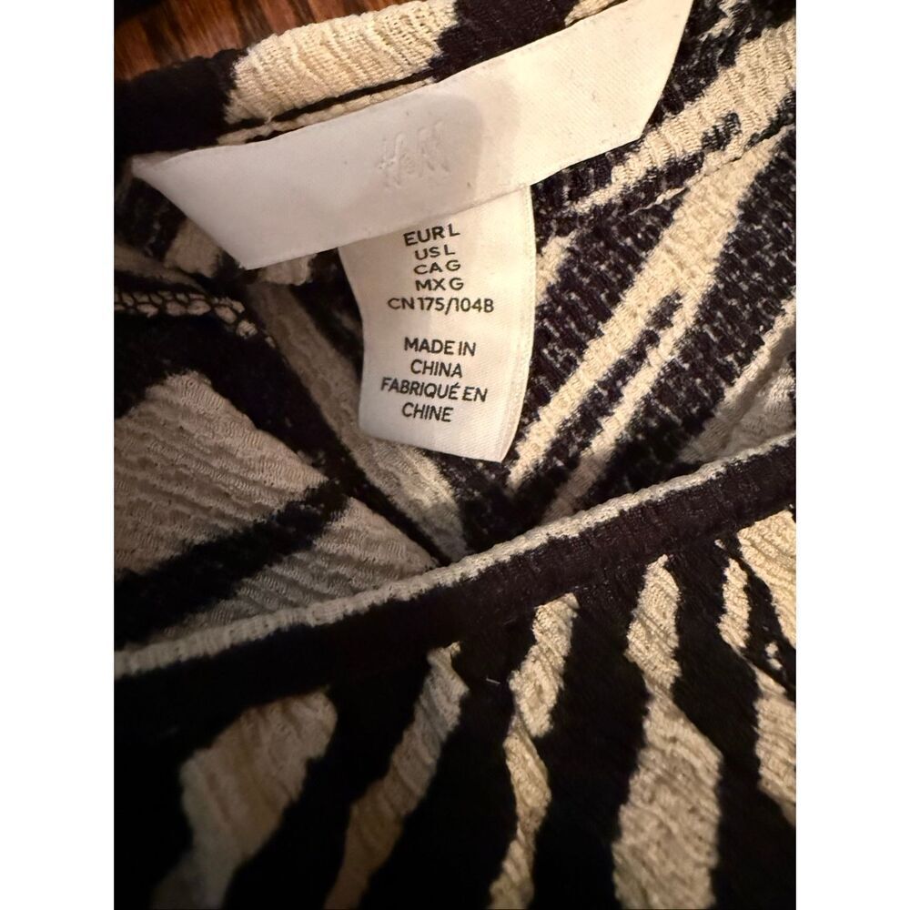 H&M zebra leaf jumpsuit sz Large black/tan sleeveless wide leg - Picture 6 of 6